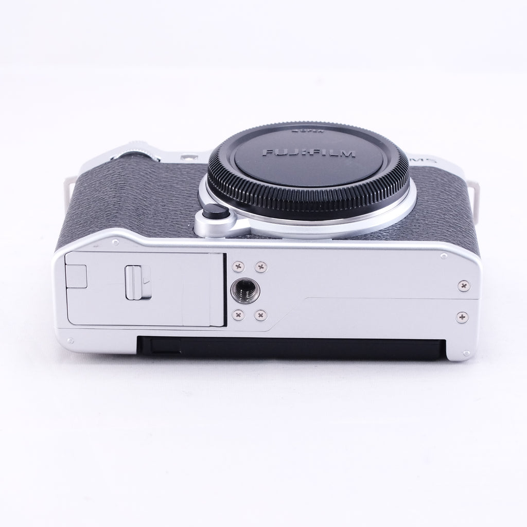 FUJIFILM X-M5 (シルバー）レンズキット XC15-45mm