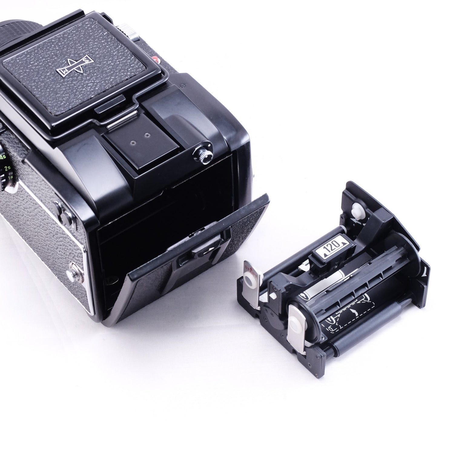 MAMIYA M645 1000S + MAMIYA-SEKOR C 80mm F2.8