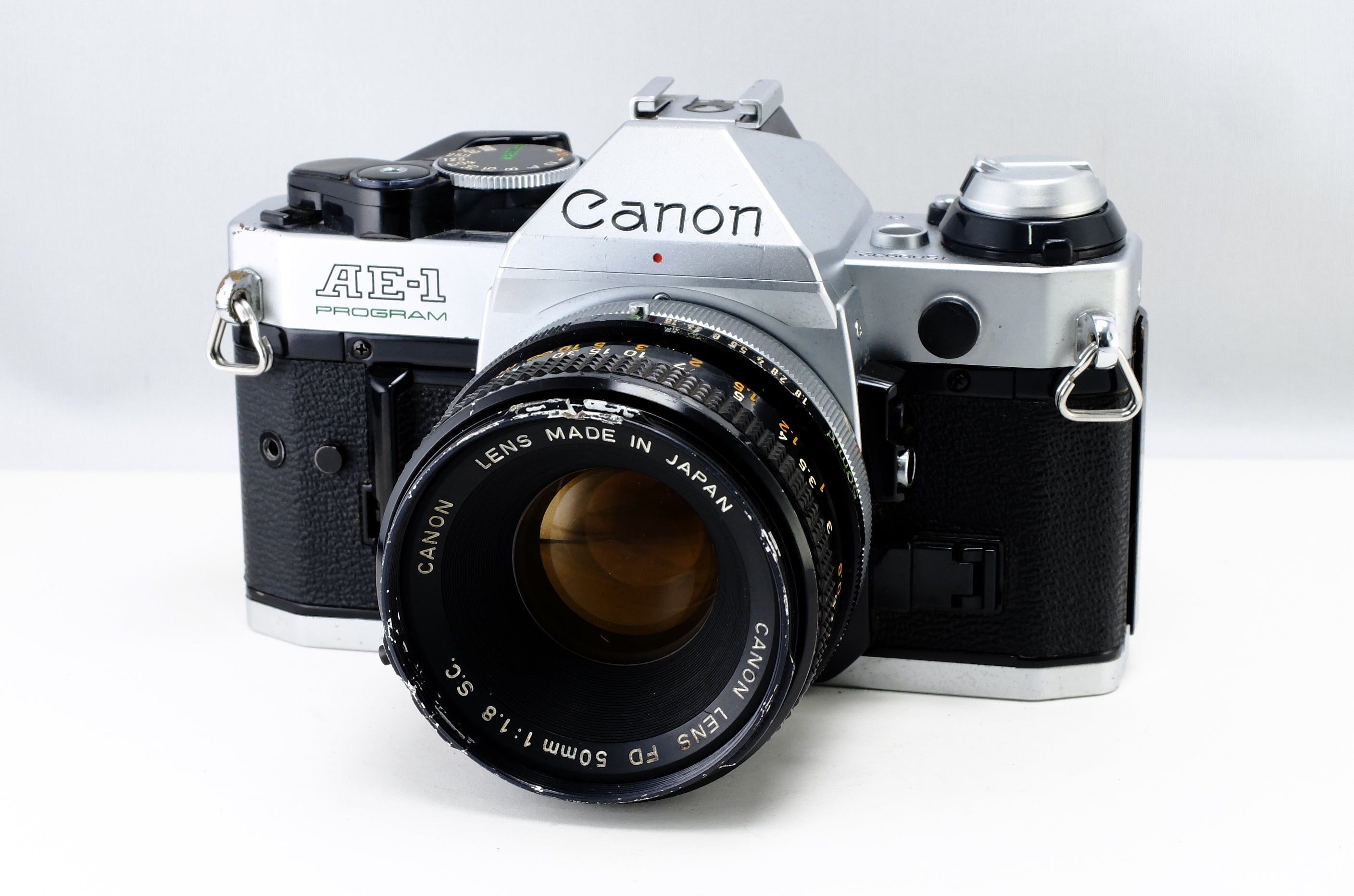 Canon】AE-1 PROGRAM (シルバー）+ FD 50mm F1.8 S.C [1878720284264] – 東京CAMERA