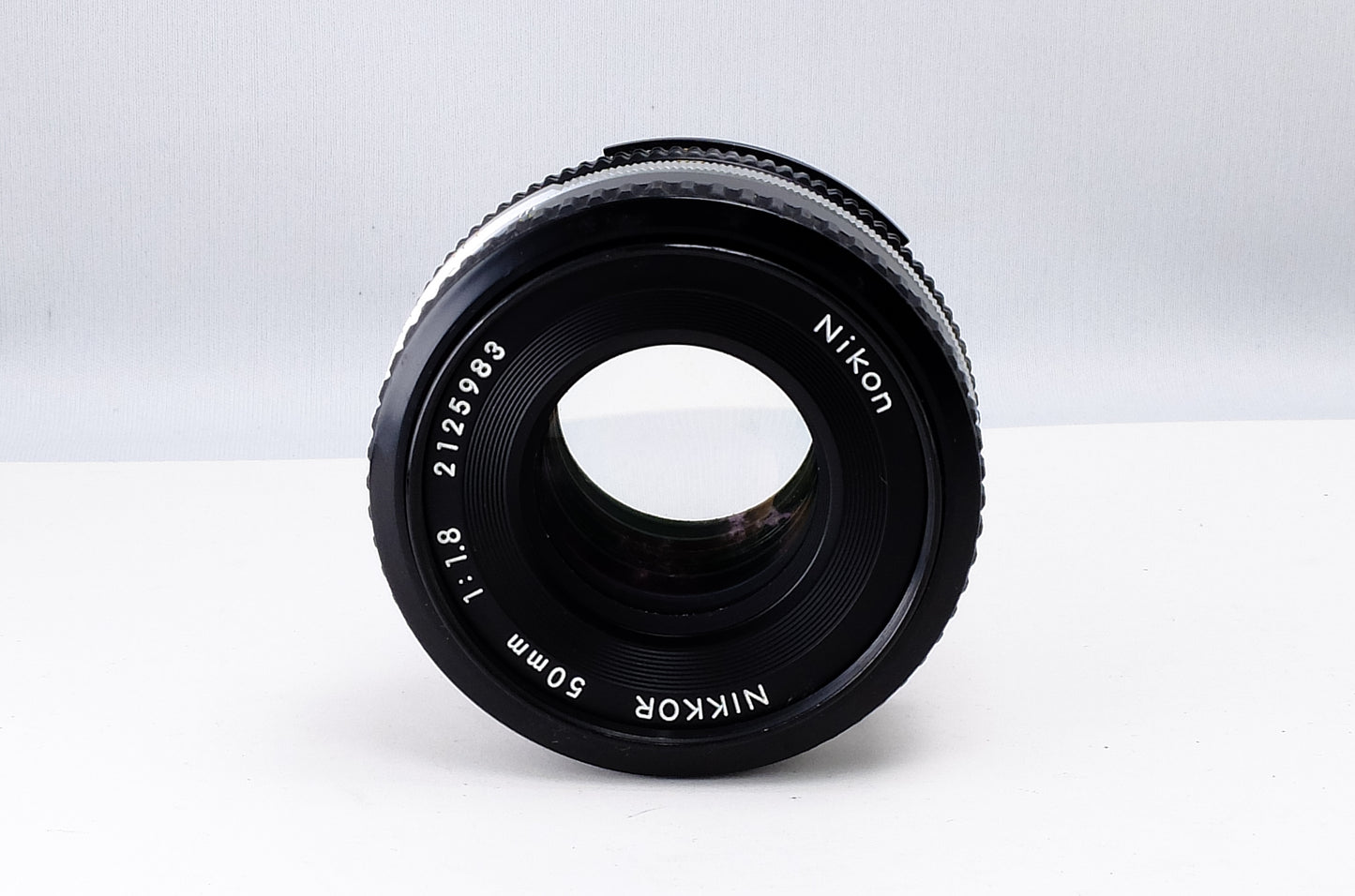 【Nikon】NIKKOR 50mm F1.8 Ai-s [ニコンFマウント] [1078721309355]