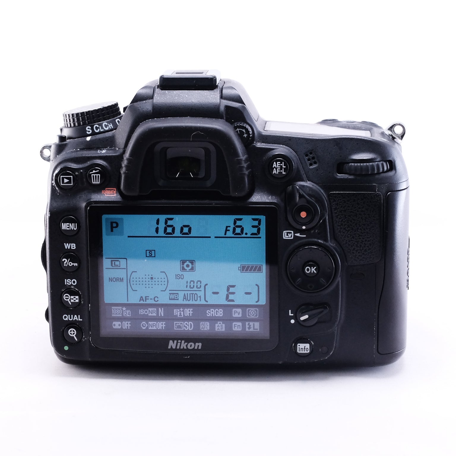 Nikon D7000 + AF-S DX NIKKOR 18-105mm F3.5-5.6G ED VR