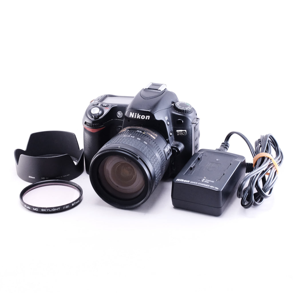 Nikon D80 + AF-S DX Zoom-Nikkor 18-70mm F3.5-4.5G IF-ED