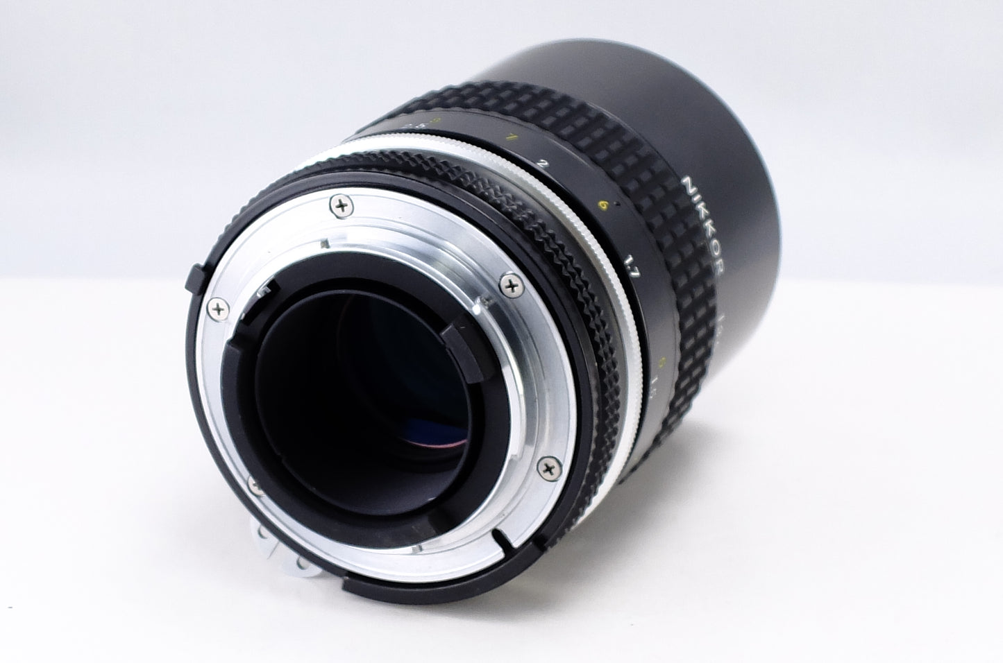 【Nikon】Ai NIKKOR 135mm F2.8 [ニコンFマウント] [1557922713493]