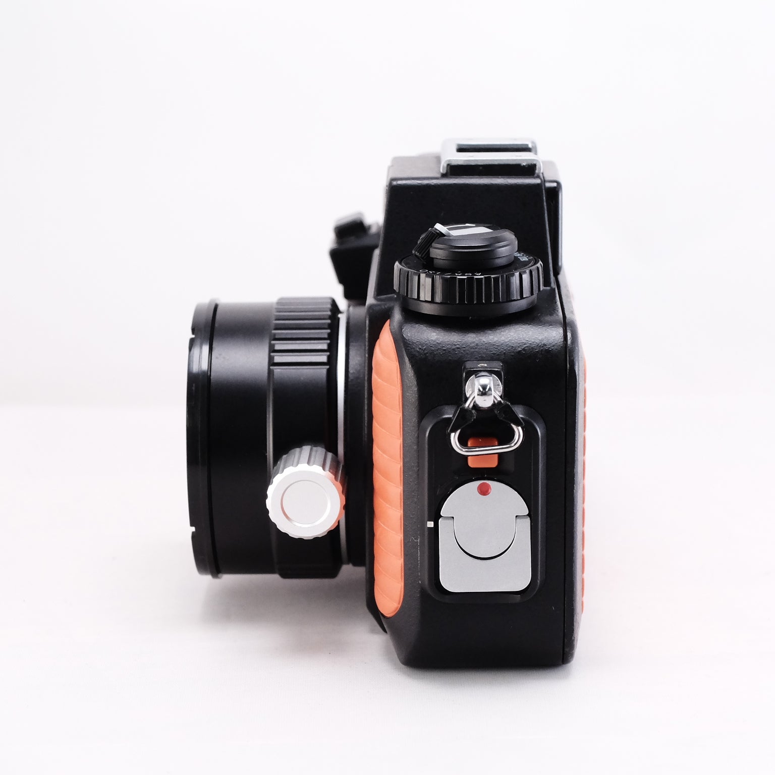 【Nikon】NIKONOS V オレンジ + W-NIKKOR 28mm F3.5 ※整備品 #1294059166136 | 東京CAMERA