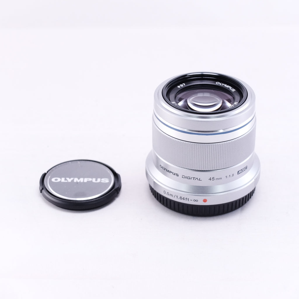 Olympus M.Zuiko Digital 45mm F1.8 (Silver) [M4/3]