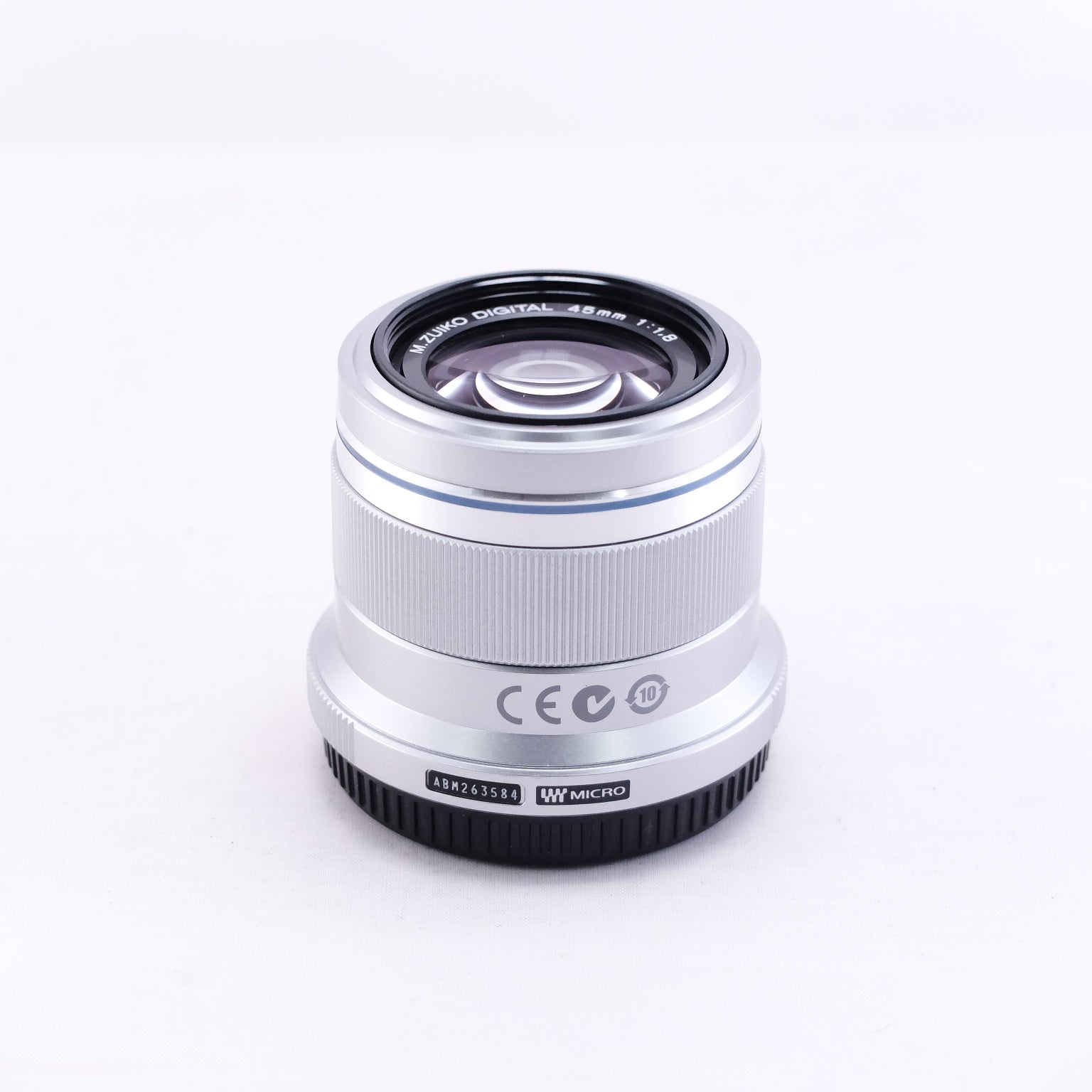 Olympus M.Zuiko Digital 45mm F1.8 (Silver) [M4/3]