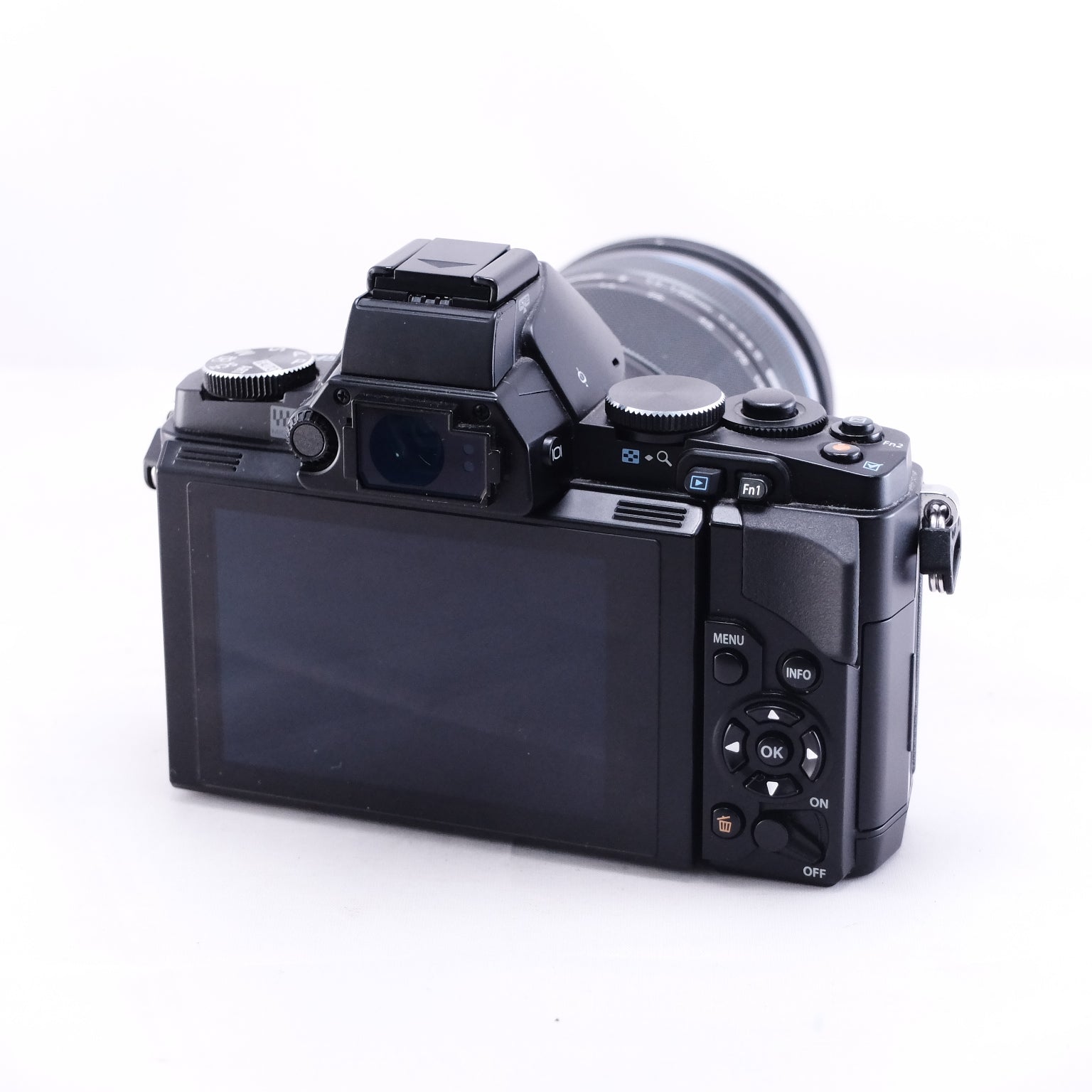 Olympus OM-D E-M5 + 14-150/4-5.6 II