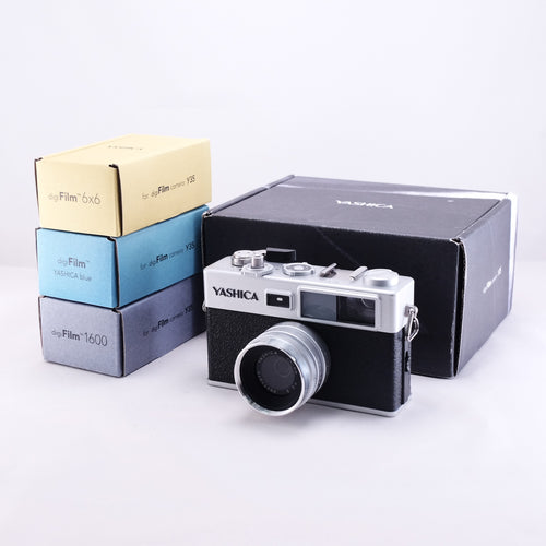 YASHICA digiFilm Camera with digiFilm 3本　(blue,1600,6x6)
