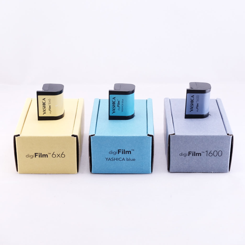 YASHICA digiFilm Camera with digiFilm 3本　(blue,1600,6x6)