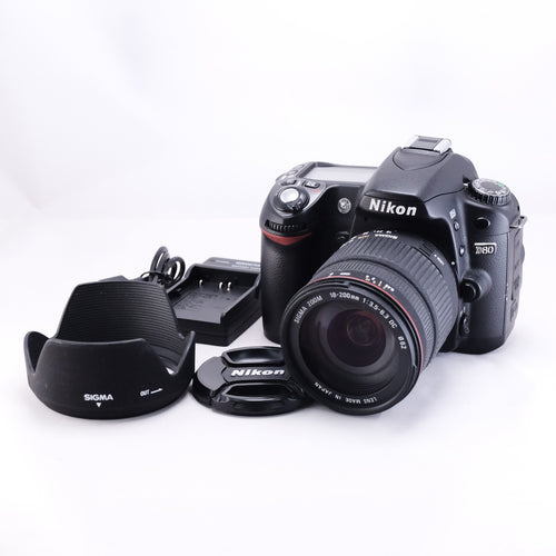 Nikon D80 + SIGMA 18-200mm F3.5-6.3 DC