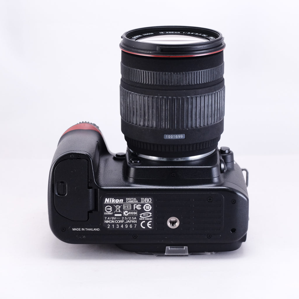 Nikon D80 + SIGMA 18-200mm F3.5-6.3 DC