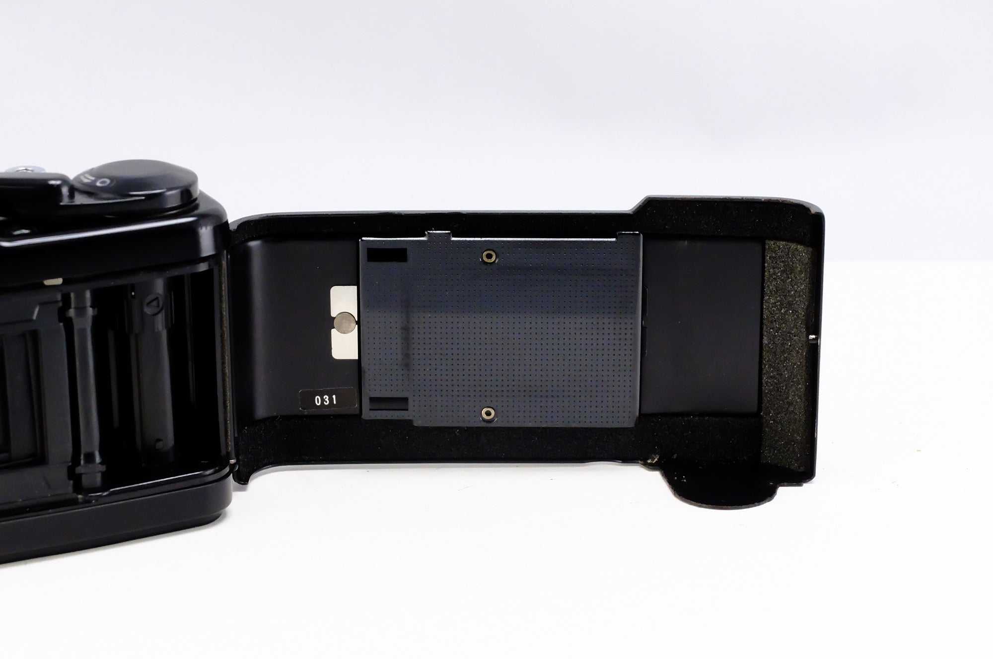 【CHINON】べラミ (ワインレッド) + AUTO S-120 ストロボ付属 | 東京CAMERA