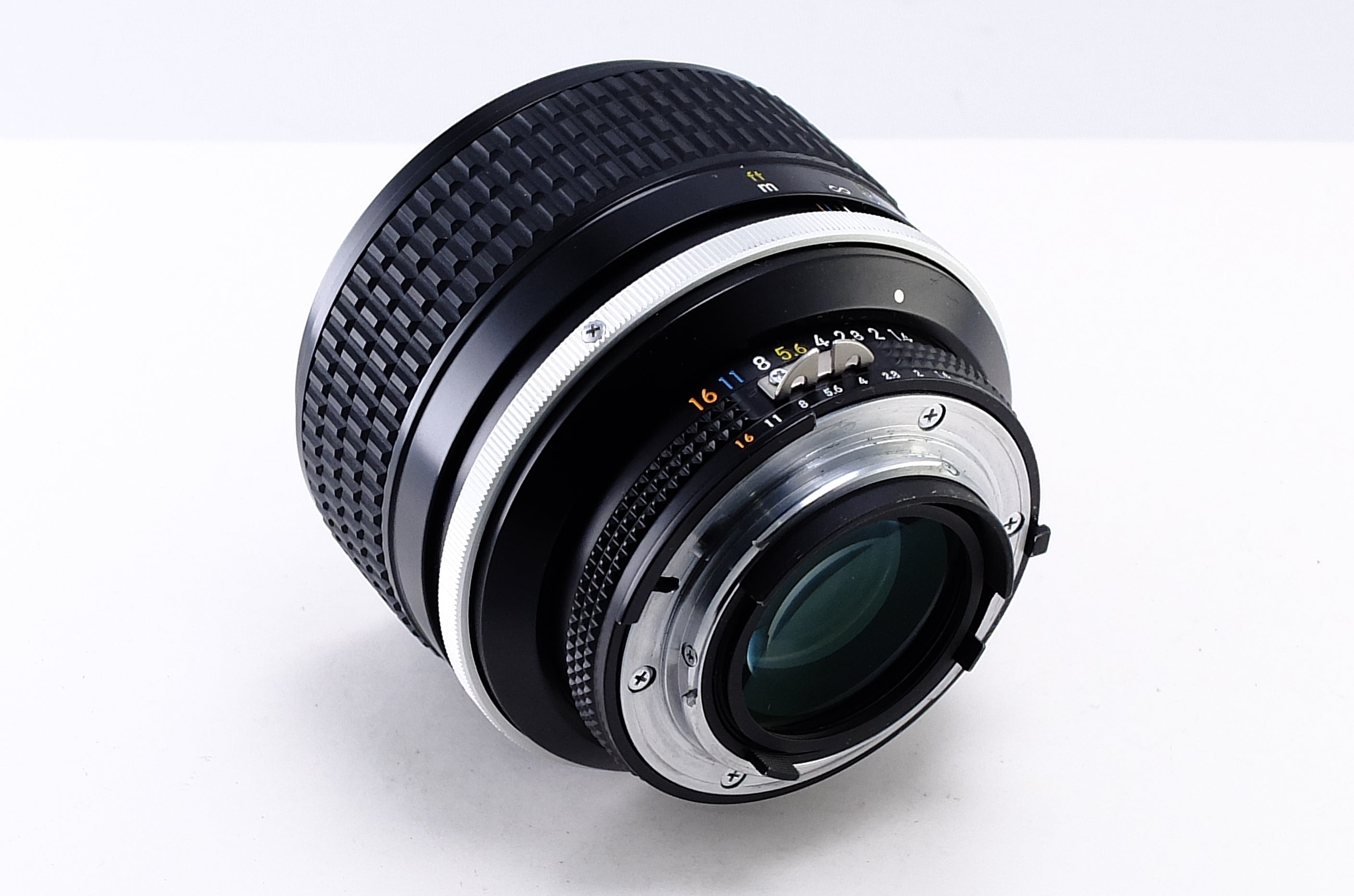 Nikon】NIKKOR 85mm F1.4 Ai-S [ニコンFマウント] – 東京CAMERA