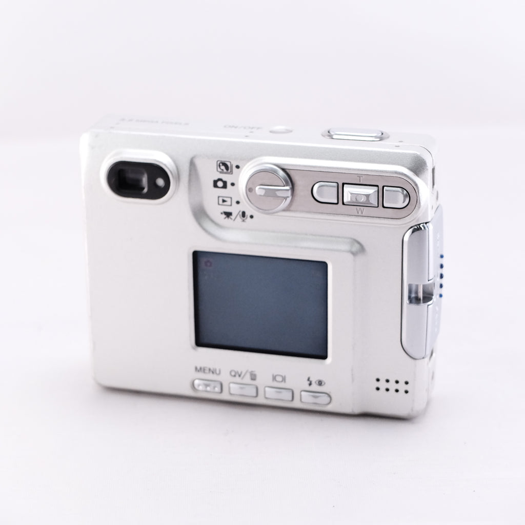 【KONICA MINOLTA】DiMAGE Xg（シャンパンシルバー）#1462357765162 （メモリーカード&バッテリー/充電器付き） | 東京CAMERA