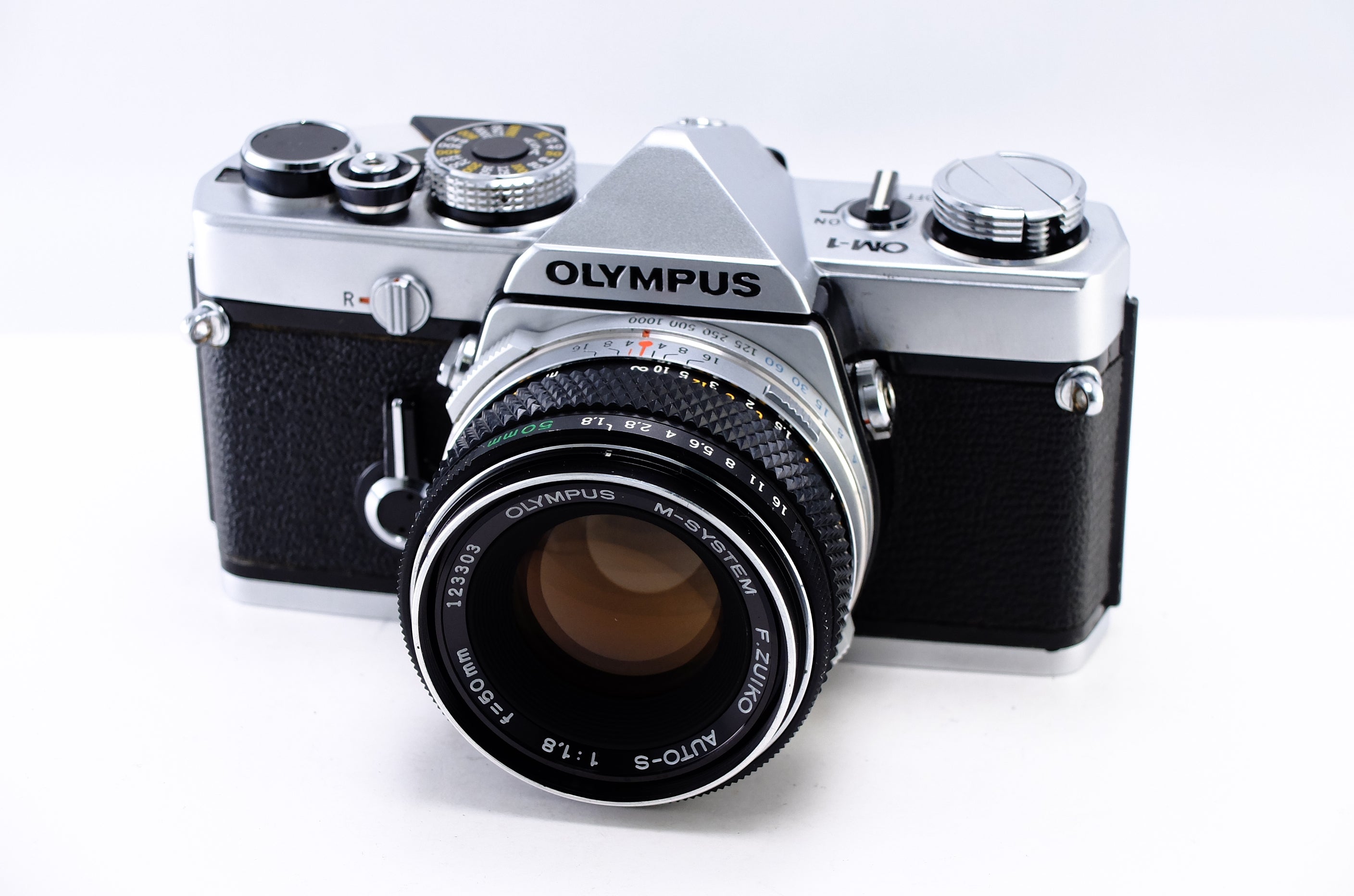 OLYMPUS】OM-1 (シルバー) + OM F.ZUIKO AUTO-S 50mm F1.8 – 東京CAMERA