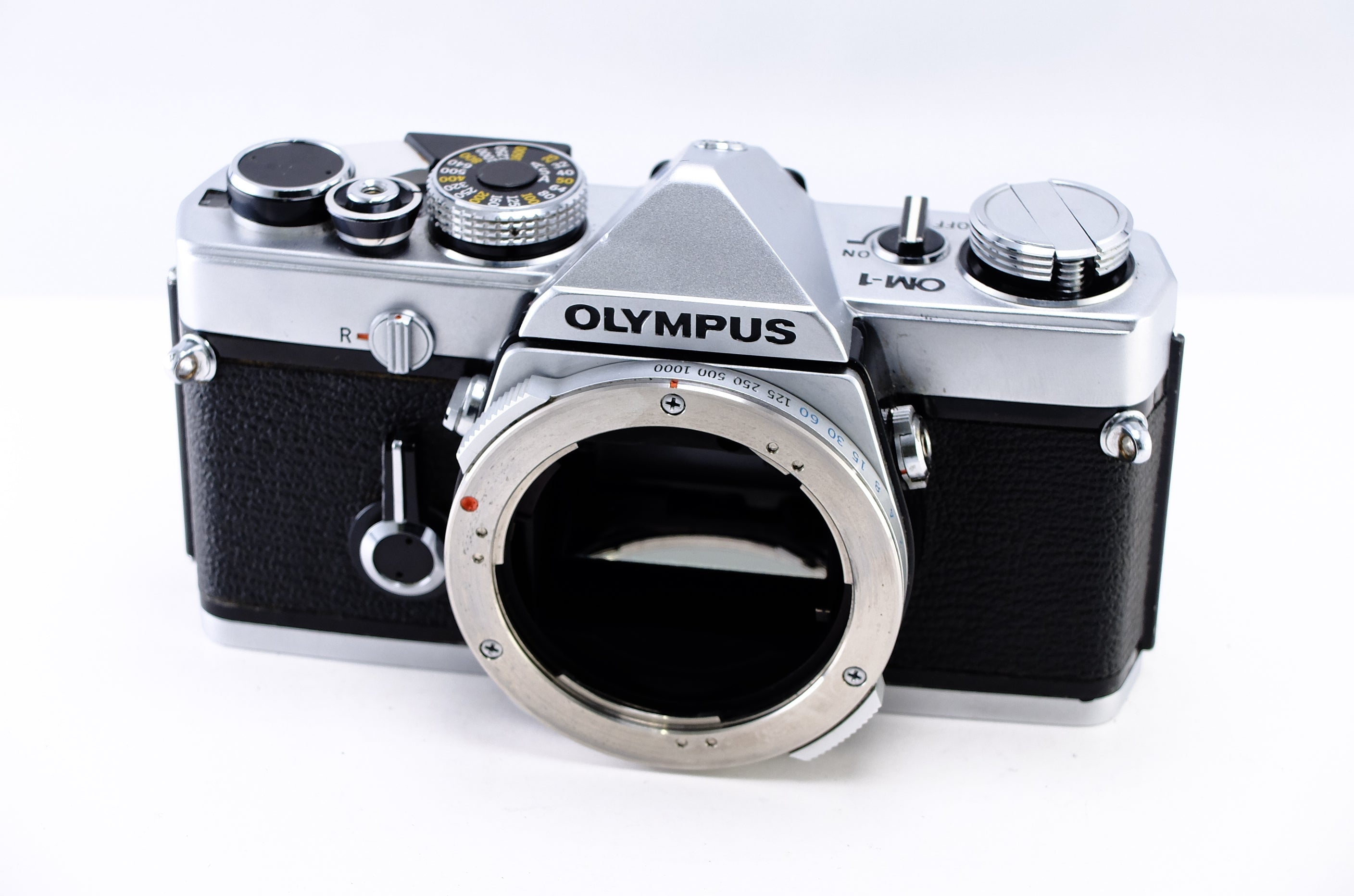 OLYMPUS】OM-1 (シルバー) + OM F.ZUIKO AUTO-S 50mm F1.8 – 東京CAMERA