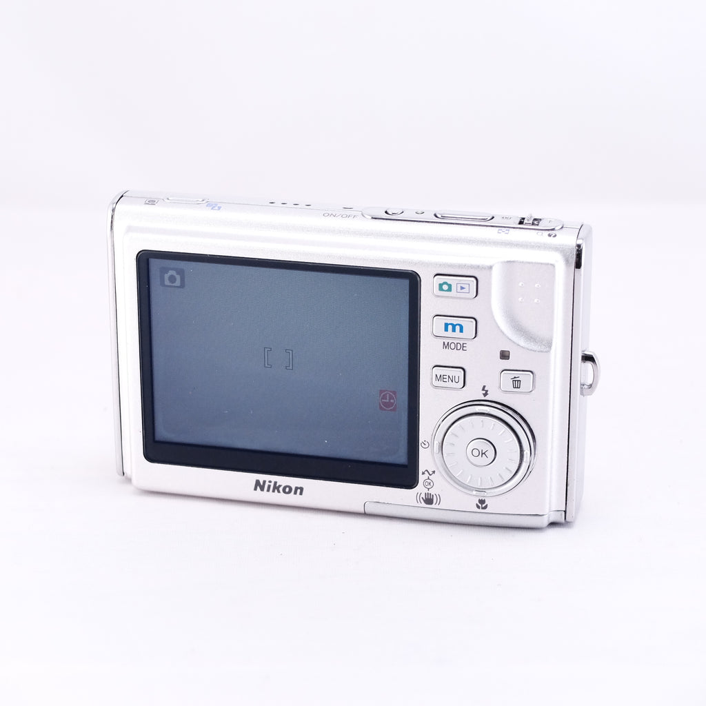 【Nikon】COOLPIX S8（メモリーカード&バッテリー/充電器付き）