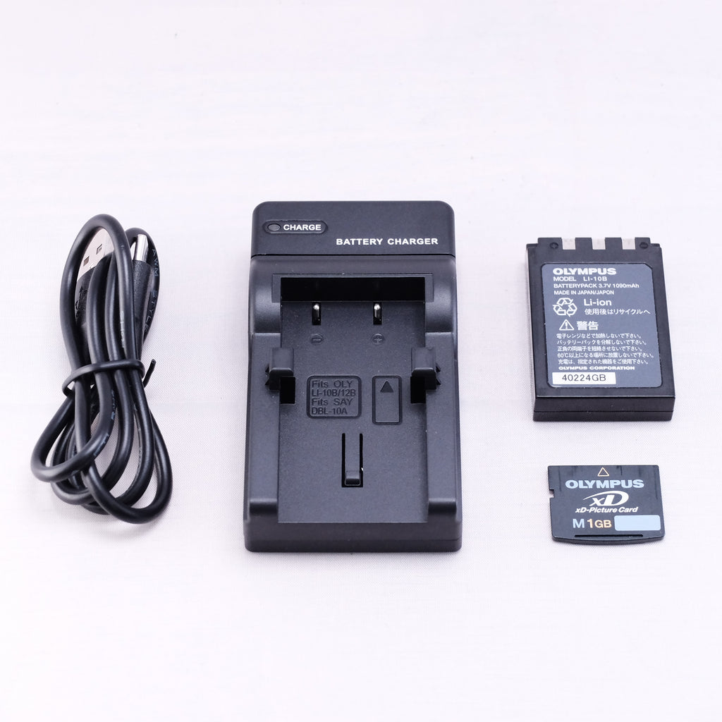 【OLYMPUS】CAMEDIA FE-200（メモリーカード&バッテリー/充電器付き）