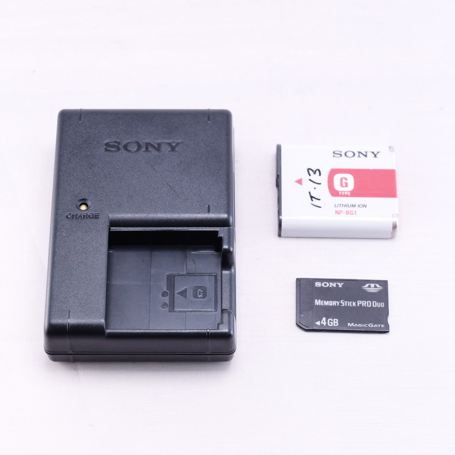 SONY Cyber-shot DSC-H7（メモリーカード&バッテリー/充電器付き）