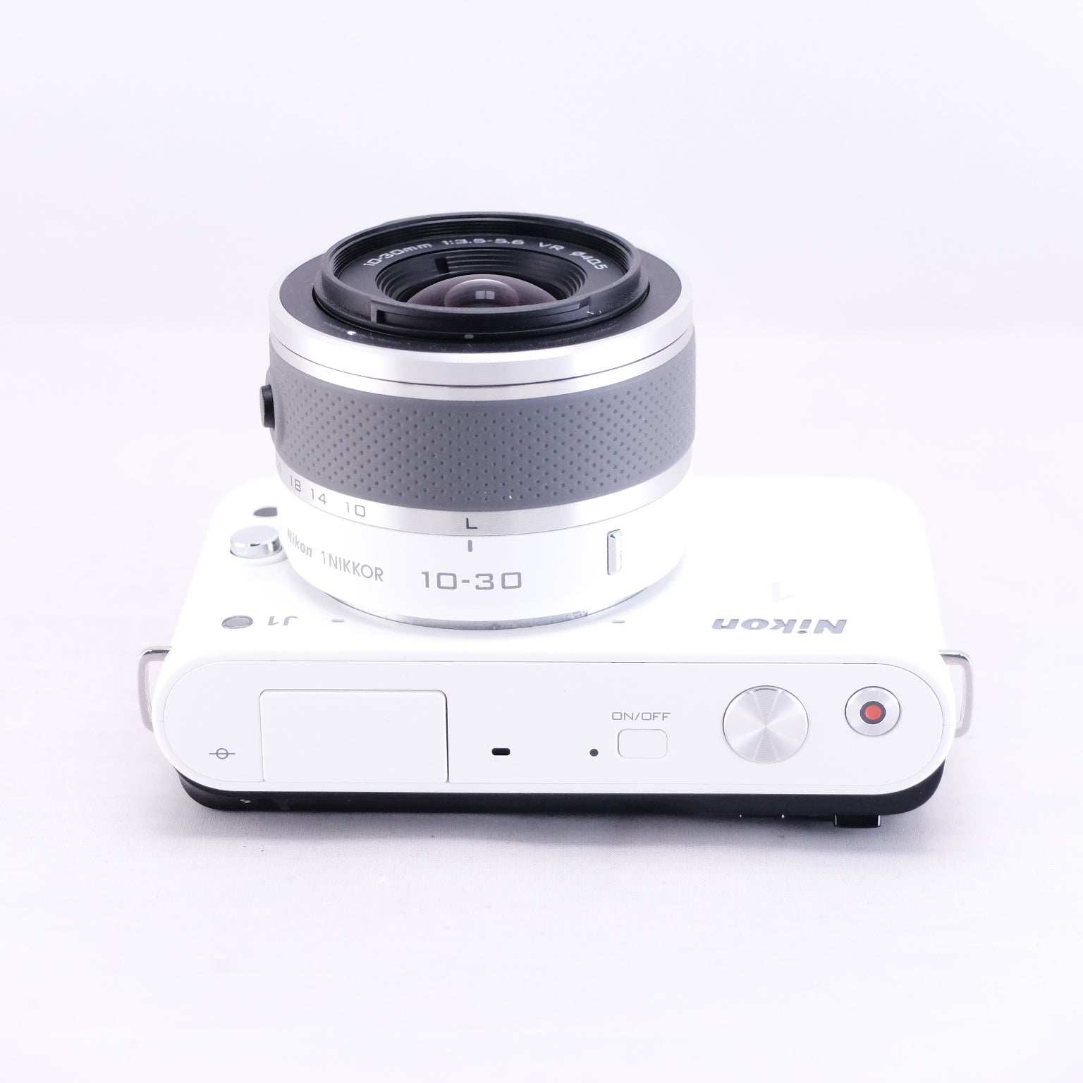 NIkon 1 J1（ホワイト）+ 1 NIKKOR 10mm F2.8 / 10-30mm F3.5-5.6 / 30-110mm F3.8-5.6 レンズセット