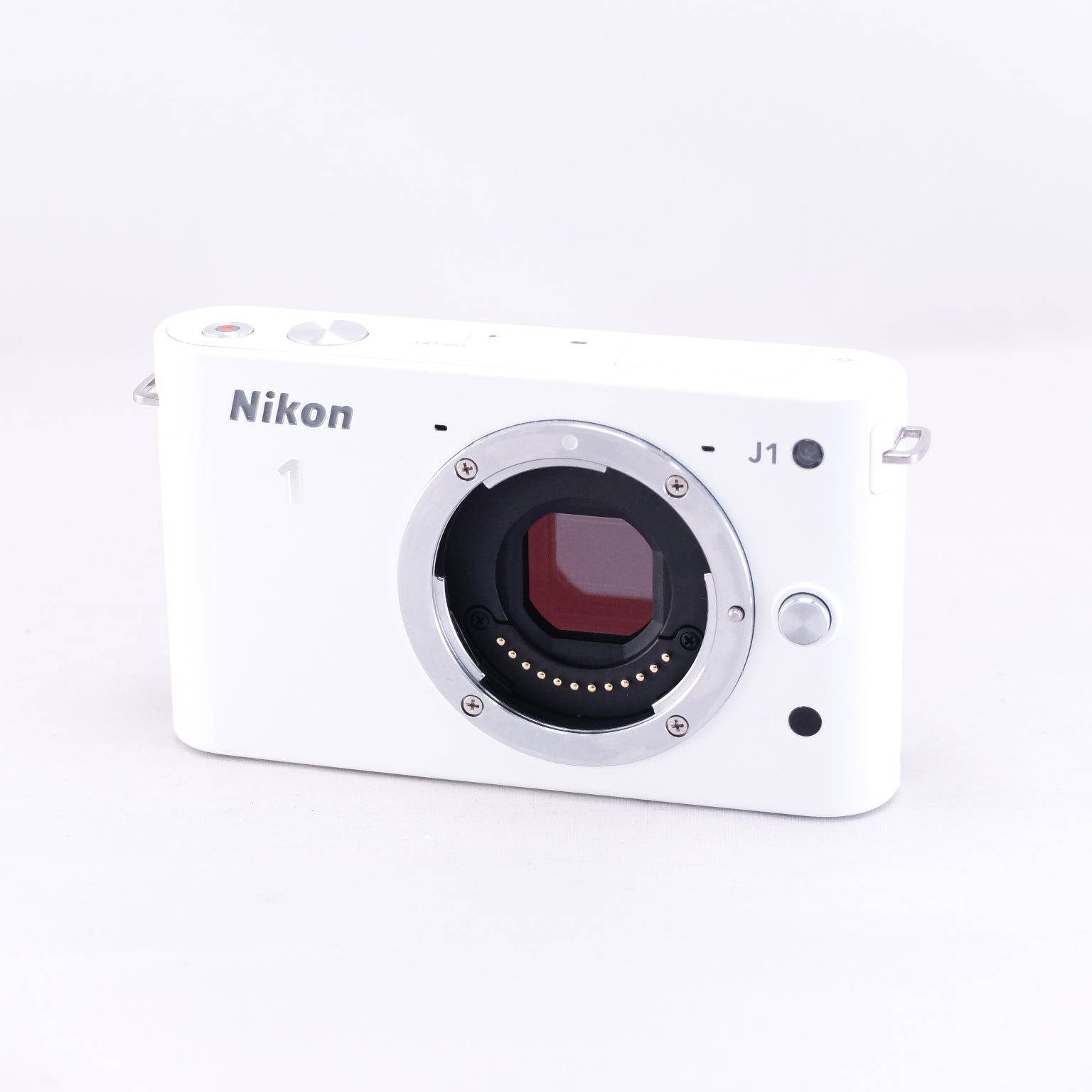 フィルムカメラ Nikon FE NIKKOR 55mm f2.8 いま振り返る、Nikon FEとの運命的な出会い。｜記憶カメラ