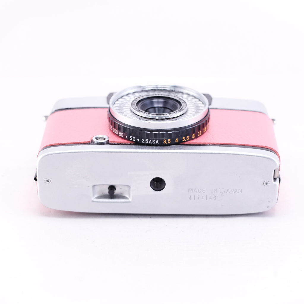 OLYMPUS PEN EE-3 (Pinkish Red)